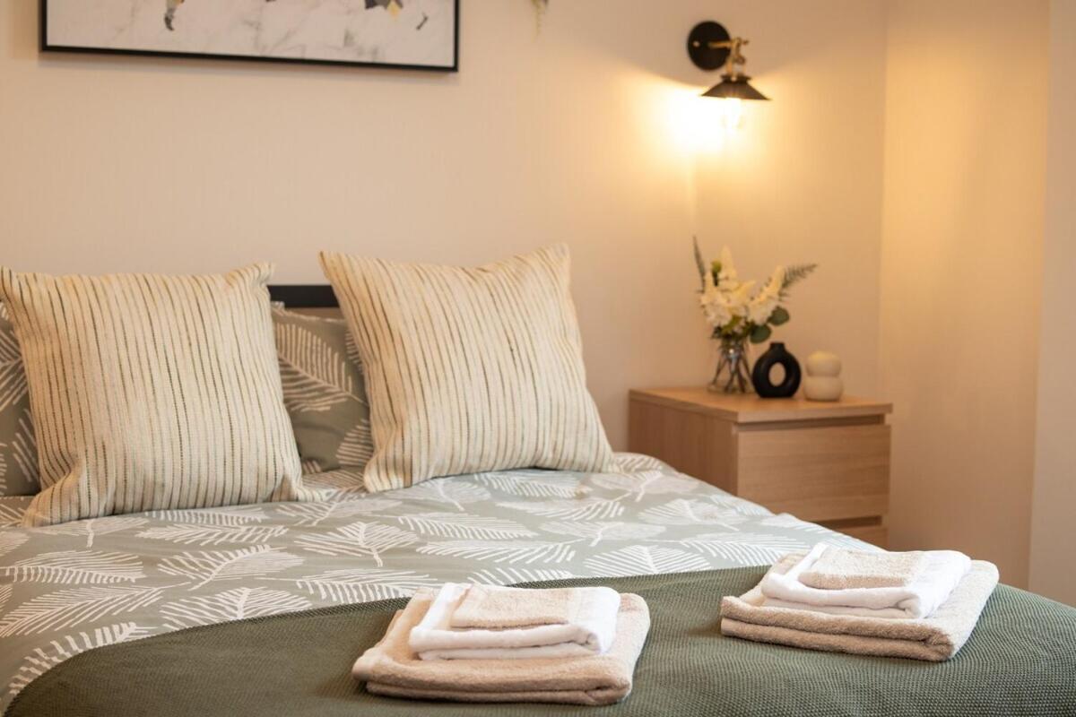 Green Nest Room With Private Bathroom Истбурн Экстерьер фото