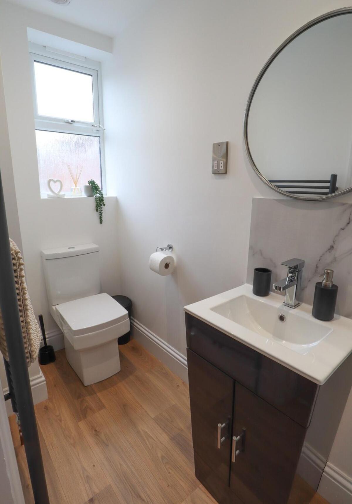 Green Nest Room With Private Bathroom Истбурн Экстерьер фото